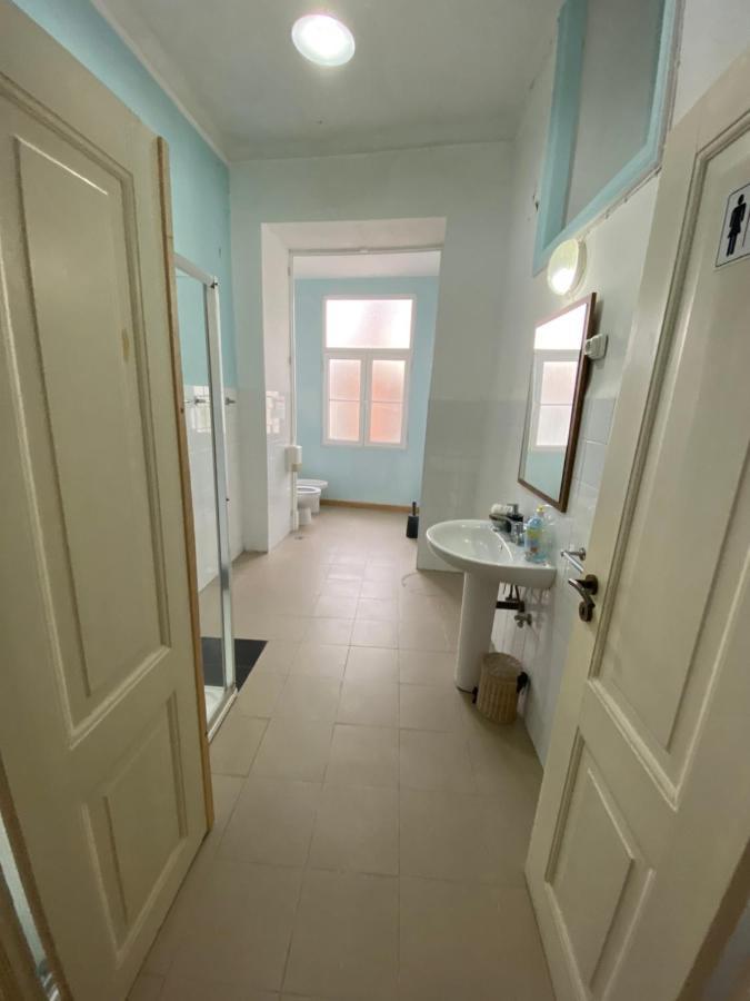 Classic Chiado 1 - Central Guest House Room With Shared Bathroom Lisboa Екстериор снимка